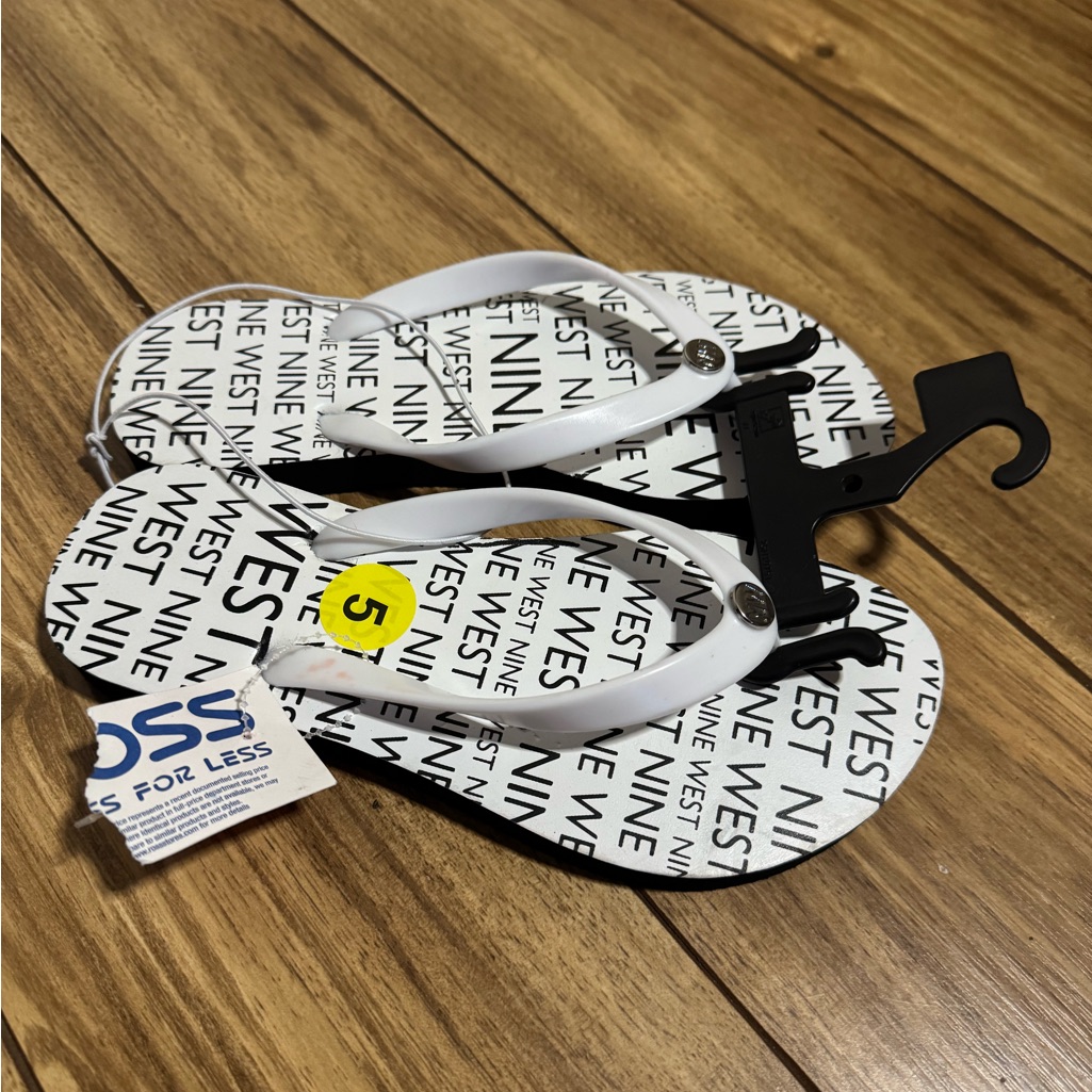 Nwt Nine West Brand Womens FlipFlop Size 5